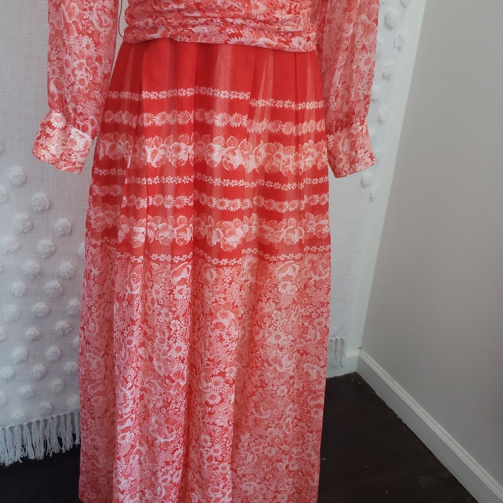 Vintage 70's Red & White Floral Longsleeve Maxi Dress - Picture 9 of 10